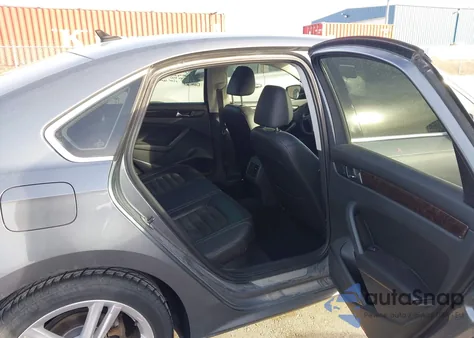 2014 Volkswagen Passat 2.0L Tdi Sel Premium z USA, uszkodzony, nr VIN 1VWCN7A30EC066146